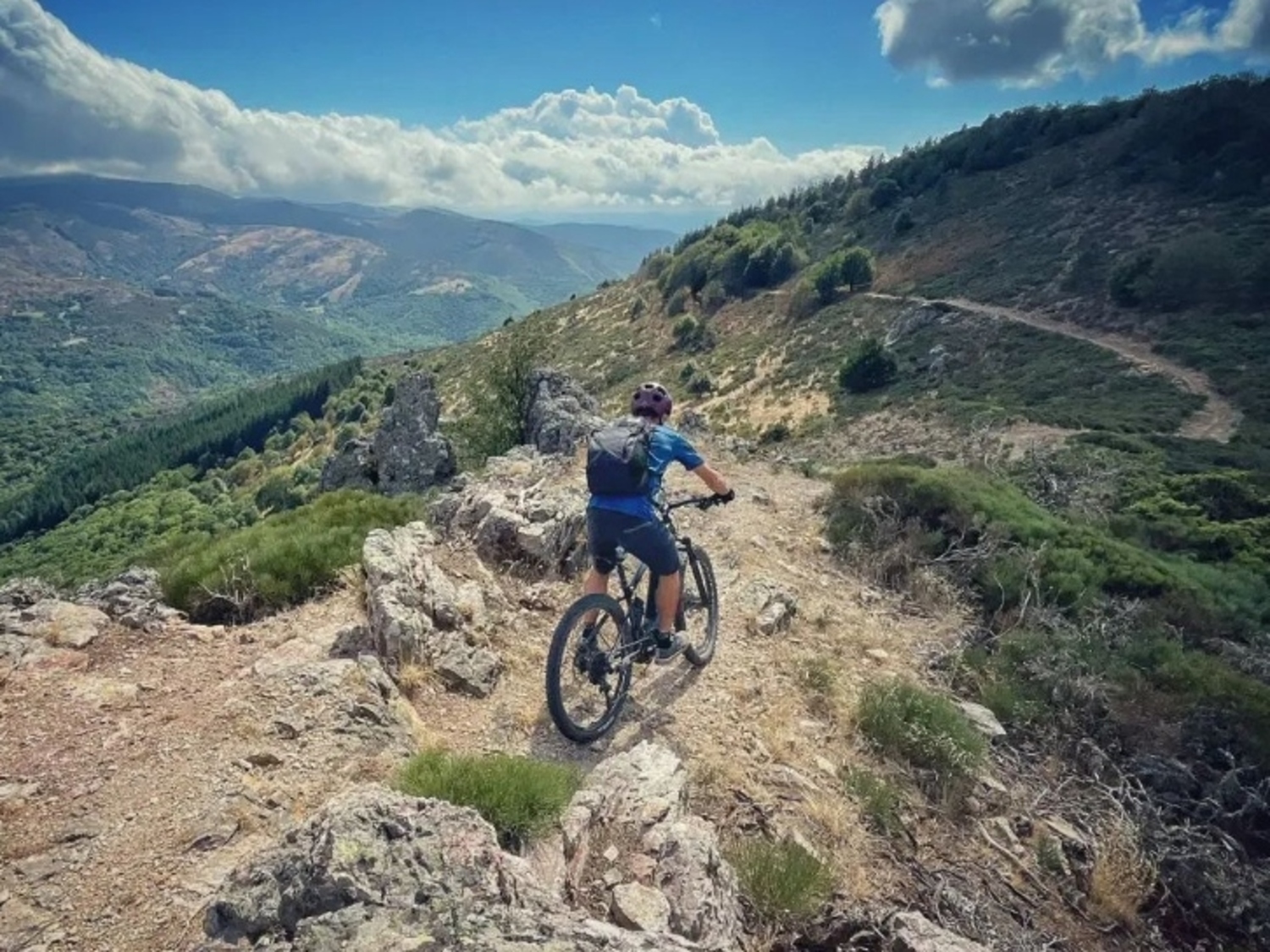 photo Mountain biking in the Ardèche Enduro in the Cévennes