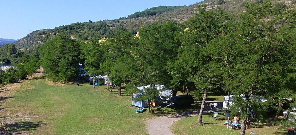 Die Stellplätze des Campingplatzes