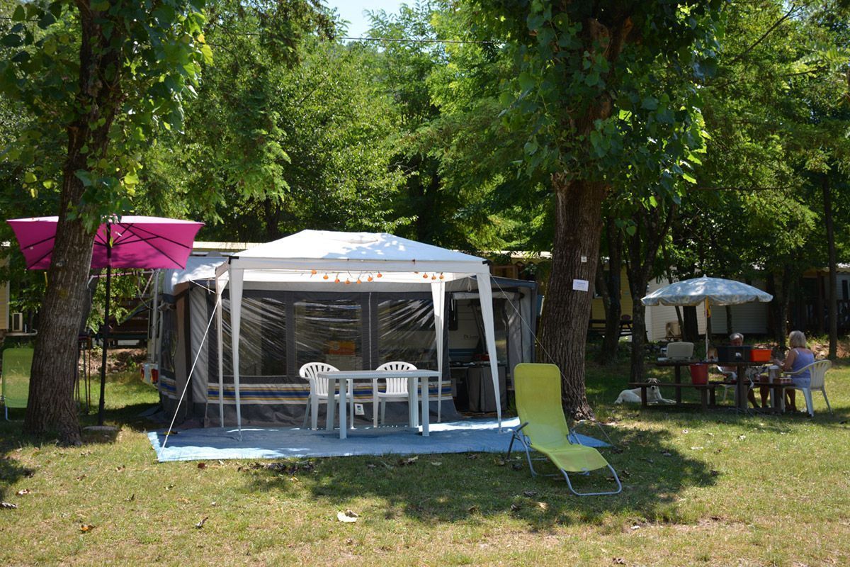 Die Stellplätze des Campingplatzes Die Stellplätze des Campingplatzes
