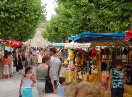 Marché typique de joyeuse