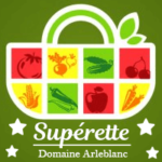 Panier Basic 38 € Sucre, lait, Bouteille d’eau, confiture, beurre, huile, café, filtres café, poivre, sel, moutarde, sauce tomate, spaghetti, boite de thon, 2 rouleaux de papier toilette, liquide vaisselle, éponge, sacs poubelle et 2 cartes postales.